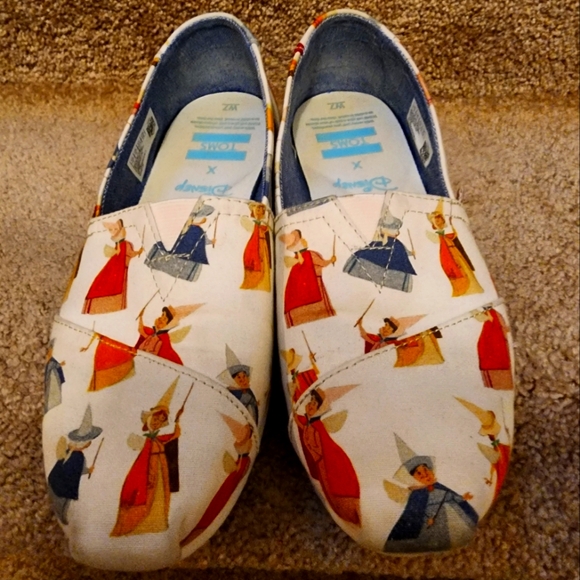TOMS Disney Edition Womens shoes size 7 - Picture 1 of 10
